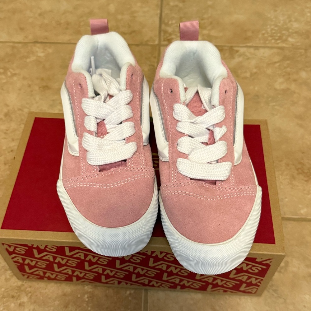 VANS girls Grade School Knu Skool Shoes - Picture 3 of 16